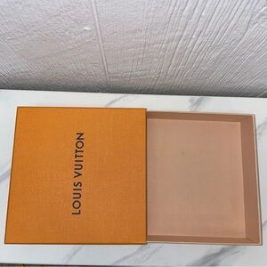 Louis Vuitton Box!